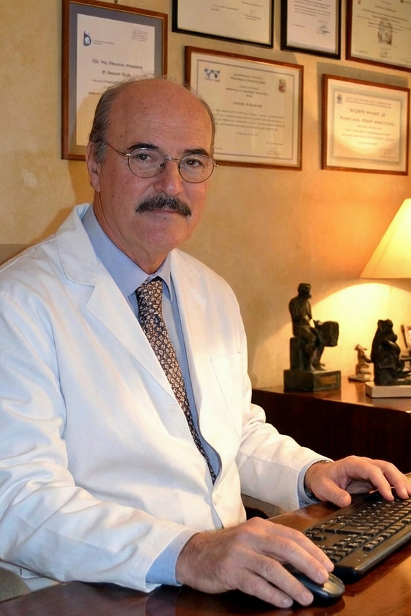 Dr. Miguel Barroeta, especialista en labioplastia